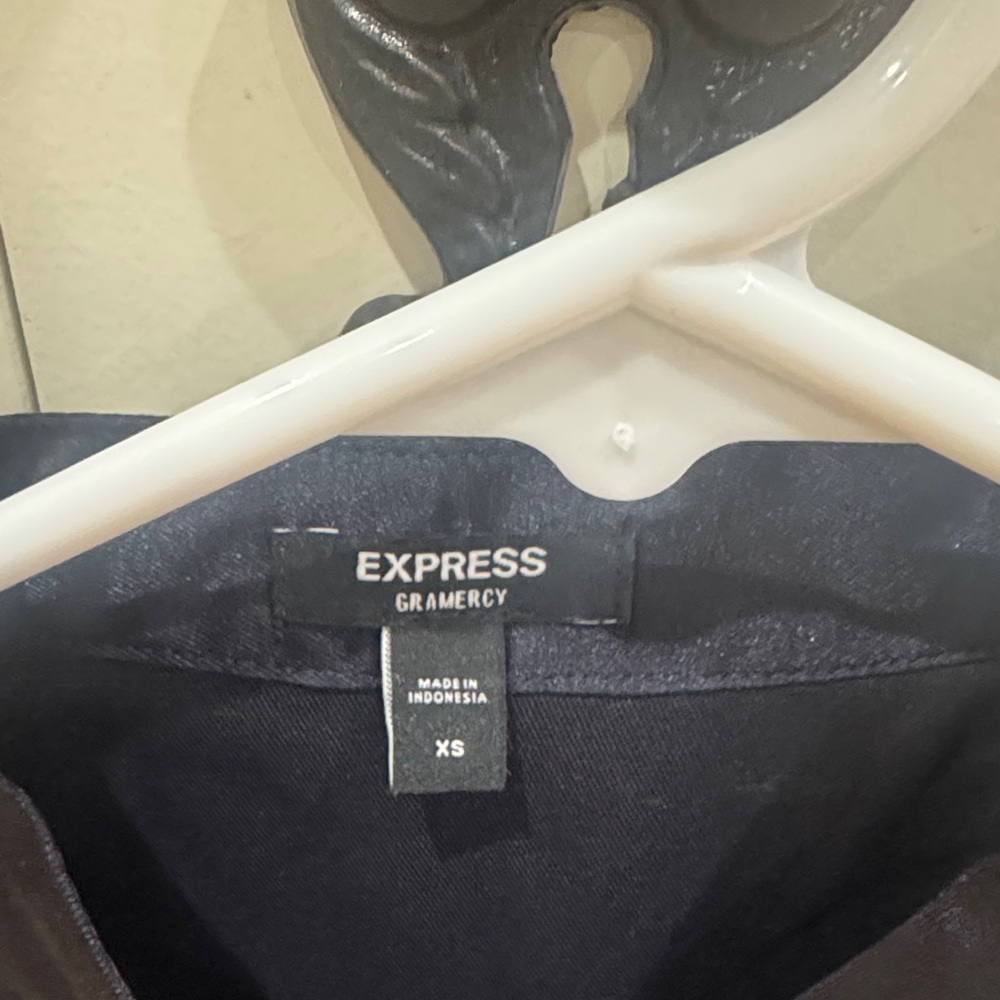 Express Navy Ruffle Sleeve Top - Picture 2 of 3